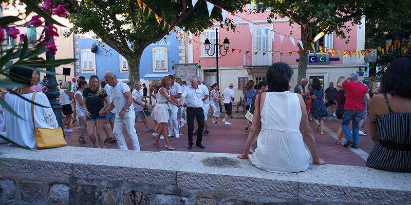 Ambiance de soirée à Mouans-Sartoux
