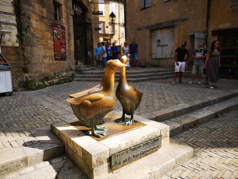 Sculpture d'oies à Sarlat