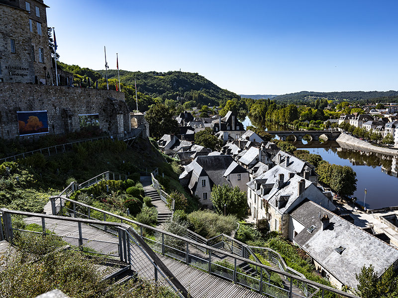 Vue sur la vieille ville et la Vézère