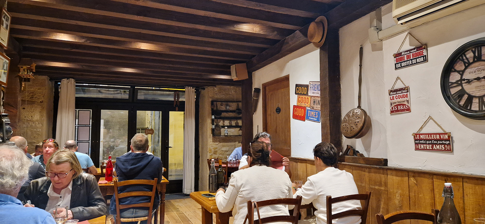 Salle de restaurant La Chaumière | © Bert Schwarz 2022