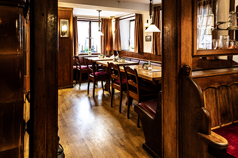 Salle de restaurant au rez-de-chaussée | © Bert Schwarz 2025