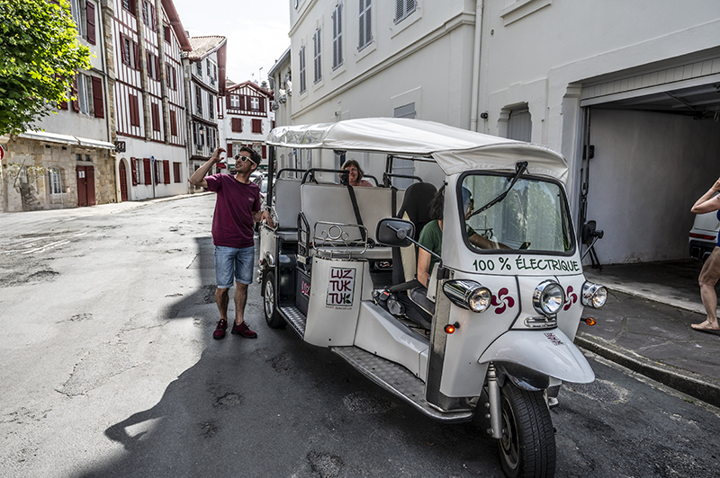 Strasse, Häuser, Nicolas Louberry, Adel Txu, ES, Saint-Jean-de-Luz | © Bert Schwarz 2025
