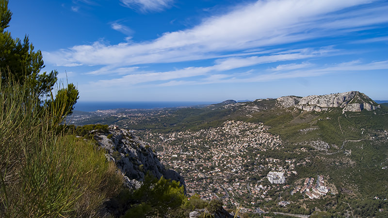 Grünanlage, Blick über Alten Hafen, Basilique Notre-Dame de la Garde | © Bert Schwarz 2017