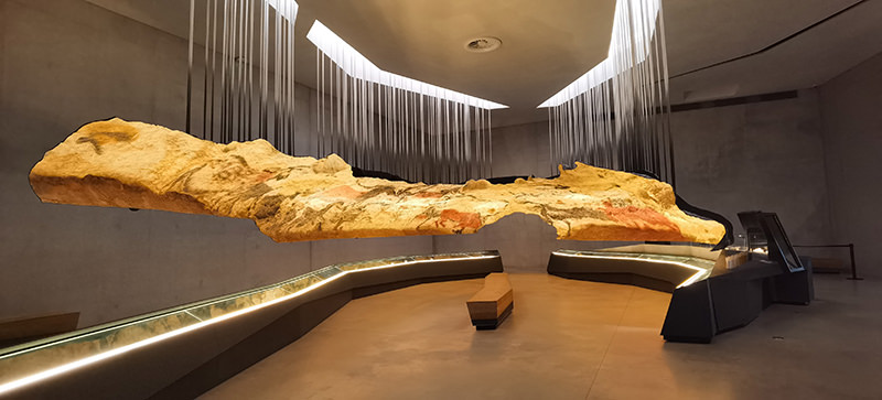 Salle d'exposition maquette de la grotte | © Bert Schwarz 2020