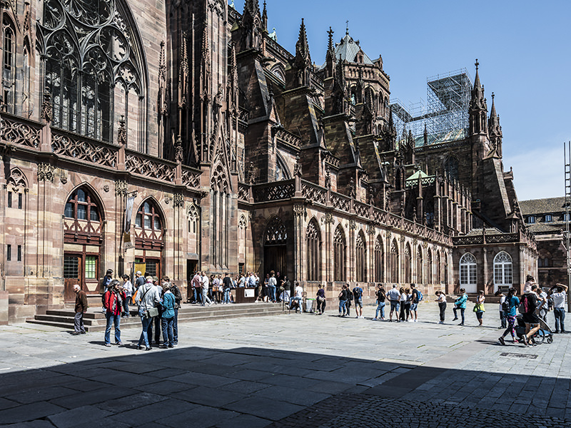 La Place du Château et la cathédrale | © Bert Schwarz 2026