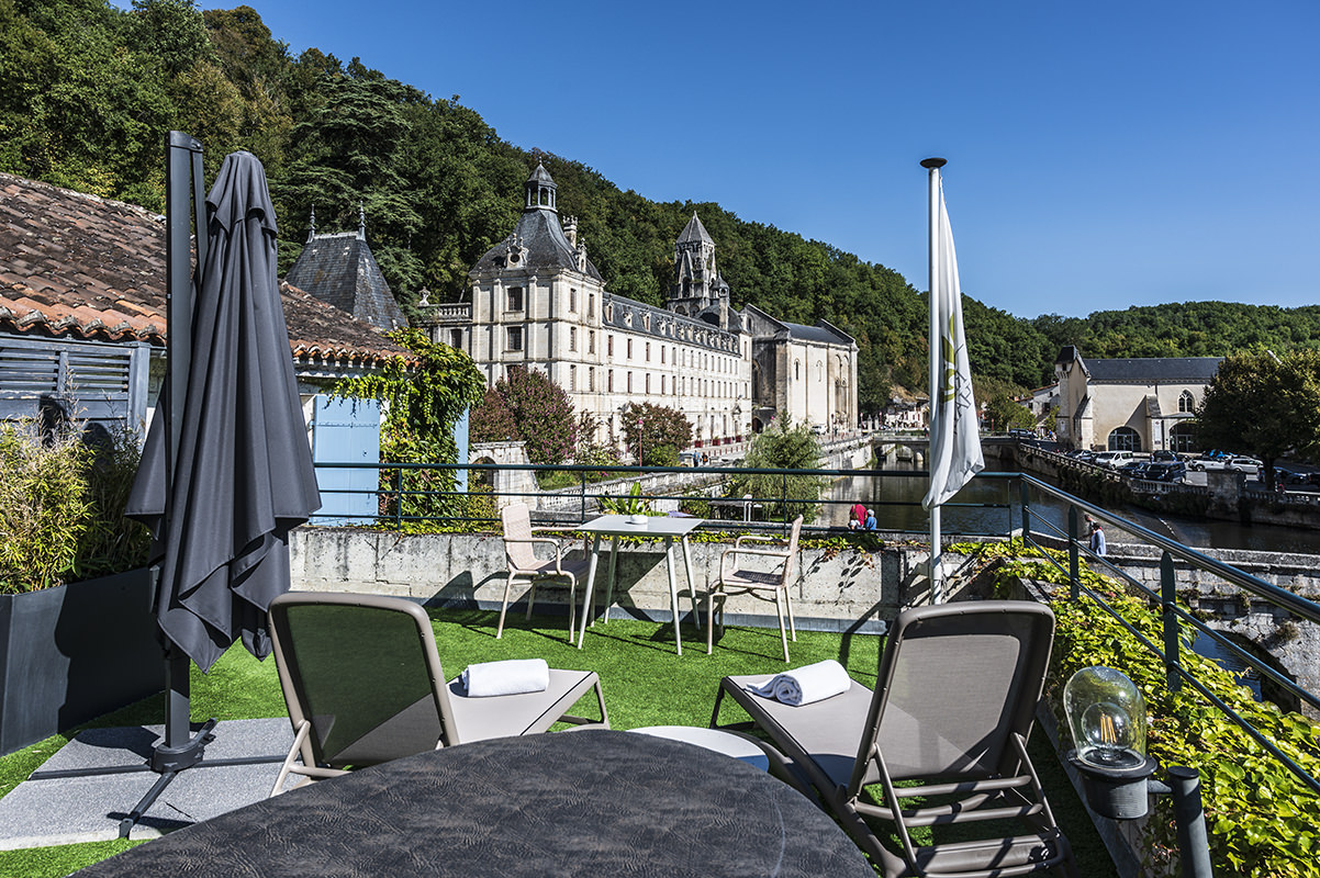 Hotel, Terrasse, Fluss, Abtei, Brantome | © Bert Schwarz 2020
