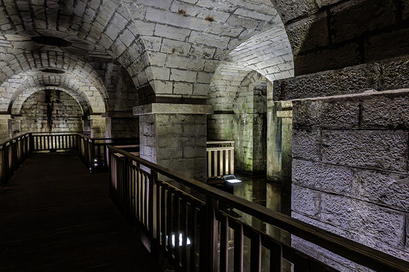 Réservoirs d'eau dans les « catacombes » | © Bert Schwarz 2026