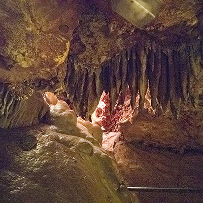 Chemin à travers la grotte | © Bert Schwarz 2019