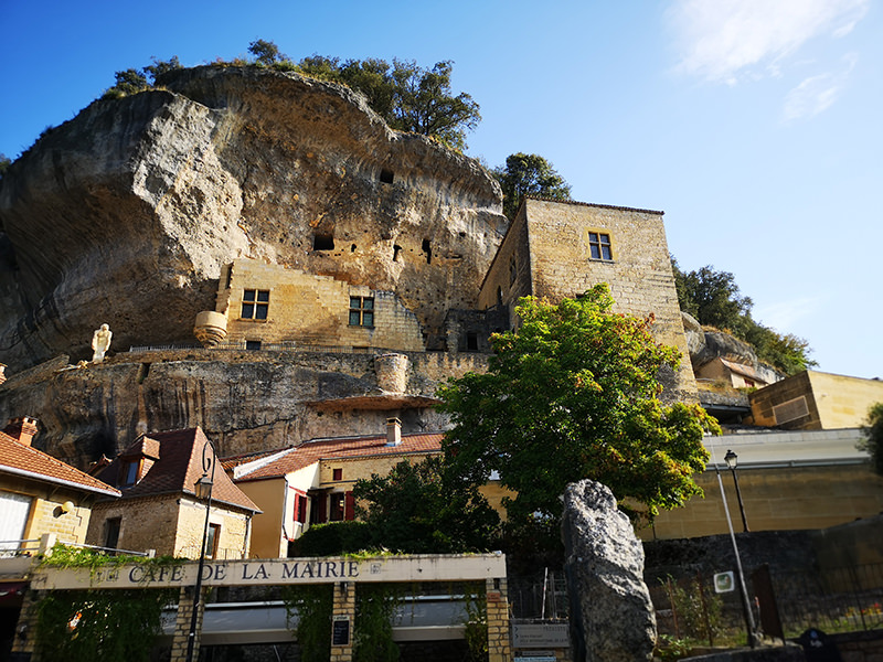 Les-Eyzies, maisons dans le rocher | © Bert Schwarz 2019