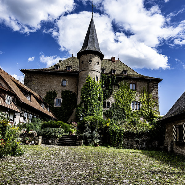 Burg, Burghof, Nebengebaeude | © Bert Schwarz 2024